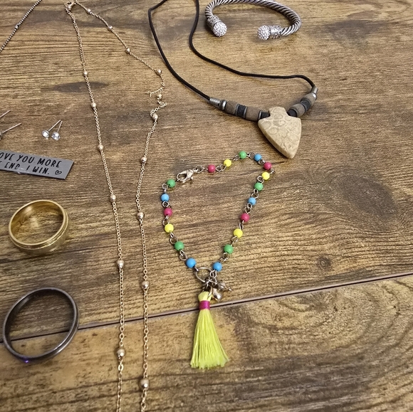 Jewerly Lot Of 15, Necklaces, Pendants, Earrings, Bracelets. Nothing Broken - Picture 4 of 6